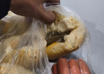 Llevó marihuana oculta en un pan para un detenido y escapó al ser descubierta