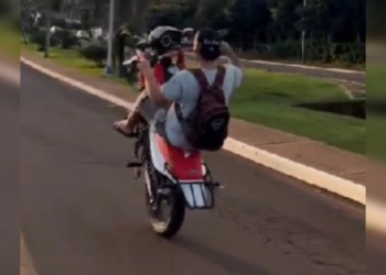 San Ignacio: investigan a un motociclista que realizaba “willy” y lo mostraba en redes sociales