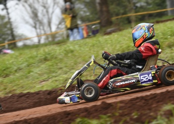 Comenzó la quinta a fondo en el circuito terrado de Apóstoles
