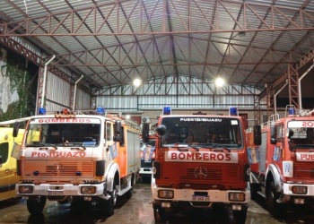 Alerta por dos incendios en Iguazú: una moto y pastizales fueron alcanzados por el fuego