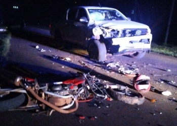 Grave choque en Mojón Grande: un motociclista está en riesgo de vida