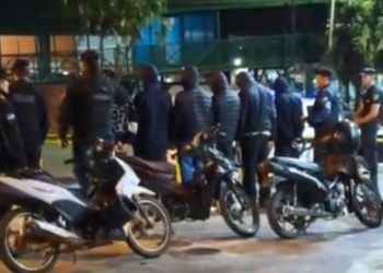 Iguazú: seis adolescentes terminaron demorados tras realizar maniobras peligrosas con motos