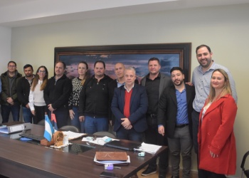 Alem adjudicó a la empresa TALA cuatro líneas del transporte urbano