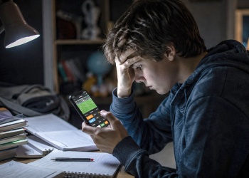 Apuestas online en adolescentes: capacitarán a docentes para detectar señales de alerta