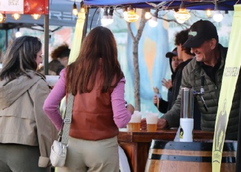 Posadas: frente al balneario El Brete, los cerveceros celebraron el “Ipa Day”