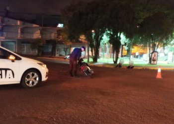 Choque entre una camioneta y una moto dejó a un joven con una fractura en Oberá