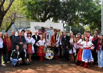 Herida por la invasión rusa, Ucrania recordó 35 años de independencia