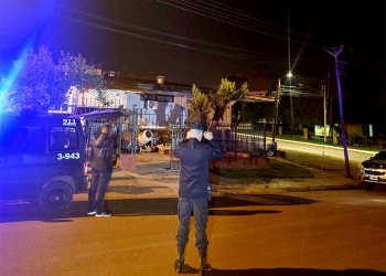 Ingresó armado a una vivienda y terminó baleado