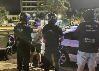Operativo en la Costanera de Posadas: secuestraron 7 motos y detuvieron a 3 hombres