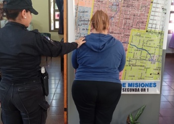 Compraba ropa con pagos truchos: la acusan de una estafa millonaria en Posadas