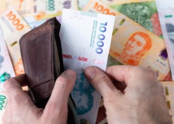 Advierten que los salarios y las jubilaciones están “secuestrados” por el sistema de crédito