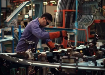 La actividad económica volvió a caer en julio, según las primeras estimaciones privadas