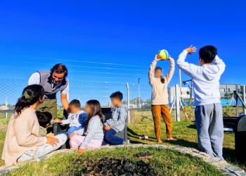 Seis hermanos misioneros celebran por primera vez el Día del Niño junto a su nueva familia