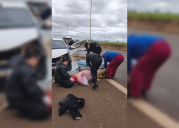 Recargaba combustible al costado de la ruta, fue embestido y sufrió severas quemaduras