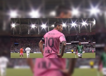 Messi entró desde el banco y volvió a jugar tras el fallecimiento de su padre