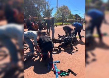 Un adolescente y una mujer resultaron heridos tras un choque en Jardín América