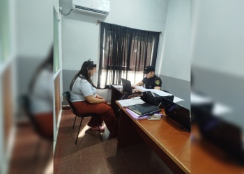 Detuvieron a una mujer acusada de usar la tarjeta de su vecina y realizar gastos por $4 millones
