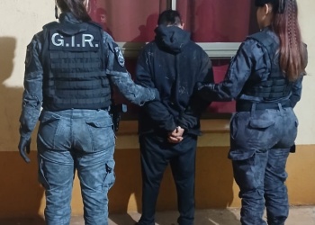 Robo frustrado en el Mercado Central: una mujer fue detenida y buscan a su cómplice