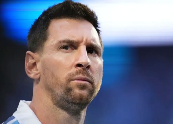 Lionel Messi viaja a Rosario tras la muerte de su padre
