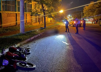 Motociclista murió tras despistar sobre la avenida San Martín en Wanda