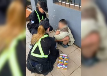 Posadas: vieron a un niño durmiendo en la calle y descubrieron que era buscado hace siete días