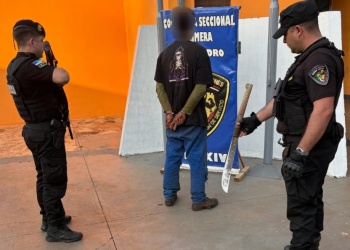 Un hombre fue detenido tras ser sorprendido quemando malezas y amenazar a policías