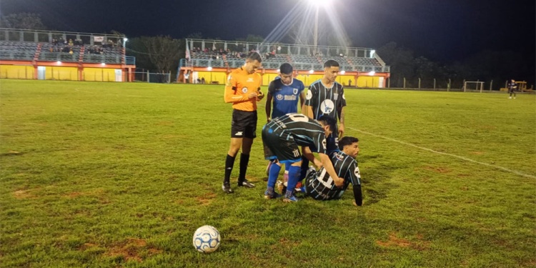 PARIDAD. Nacional y La Cantera no se sacaron ventajas en el juego de ida.
