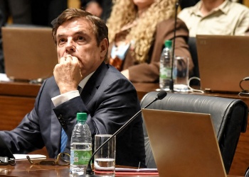 Sin votos ni consenso, se desvanecen los proyectos de ley que Rovira lanzó en mayo