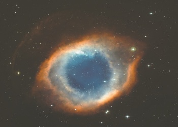 Un nuevo telescopio capta una estrella moribunda reciclando su material en el espacio
