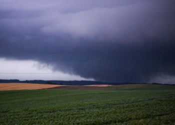 Celda de tormentas que pasó por Misiones, provocó un tornado en Santa Catarina