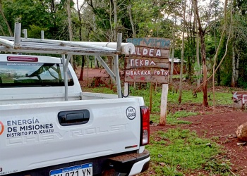 Avanza la electrificación de la comunidad mbya Mbaraka Poty en Puerto Iguazú