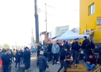 Trabajadores de Crucero del Norte iniciaron un cese de actividades por falta de pago de salarios y aportes