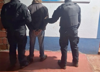 Detuvieron a un hombre acusado de amenazar a su pareja con un arma