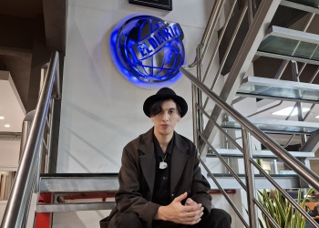 Exe Floren, el misionero que convirtió su pasión a una vida entre la magia y el mentalismo