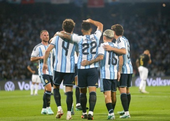 Argentina goleó a Bolivia en Córdoba en su primer partido tras el Mundial
