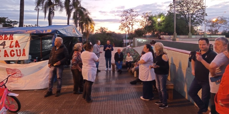 VECINOS AUTOCONVOCADOS. El acampe continúa desde el 4 de septiembre.