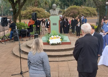 Apóstoles celebró el Día del Maestro con un emotivo acto
