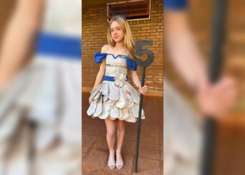 En Pueblo Illia: Estudiantes brillan con trajes 100% reciclados