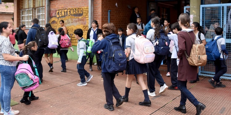 ACUERDO COLECTIVO. En el diseño de las reglas escolares debe participar toda la comunidad educativa.