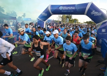Una fiesta sobre la costanera: la Media Maratón de PRIMERA EDICIÓN reunió a más de 500 corredores