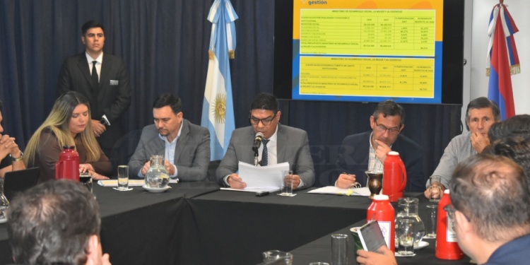 SOBRIEDAD. Al igual que en las presentaciones de otras carteras ministeriales, la palabra clave en la exposición de Meza fue “sostener” políticas.