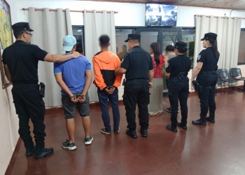 Pelea entre vecinas terminó con un allanamiento y cuatro personas detenidas en Posadas