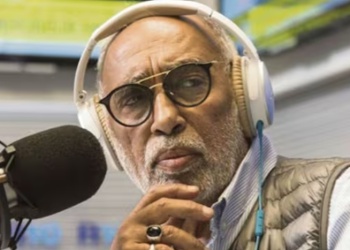 Murió Oscar “El Negro” González Oro, una de las voces más emblemáticas de la radio argentina