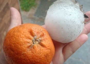 Fuerte tormenta de granizo golpeó a Córdoba y causó daños en viviendas