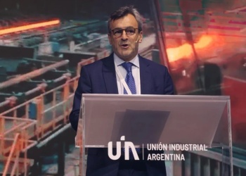 La UIA advirtió por la caída industrial y reclamó reducir el “costo argentino”