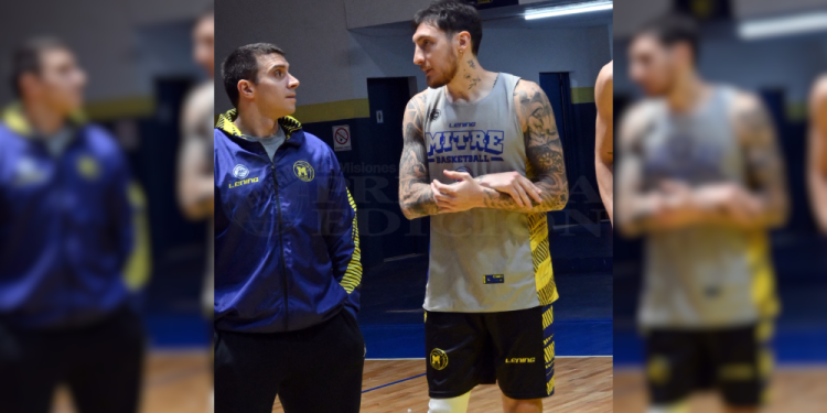 CHARLA. El diálogo entre el entrenador Matías Martinho y Alejo Montes.