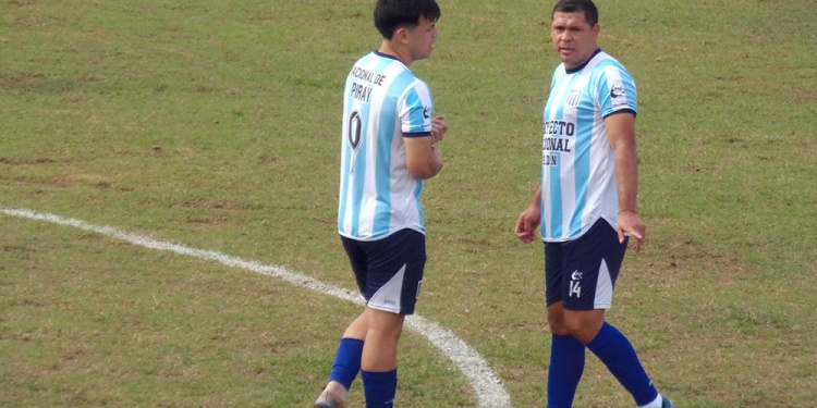 POR MÁS. Nacional llegará hoy a Posadas en busca de una nueva victoria.