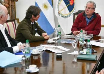 Passalacqua recibió a dueños de un proyecto que propone hacer cruceros turísticos por Misiones