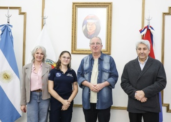 Passalacqua recibió a la joven misionera que representó a la Argentina en la NASA