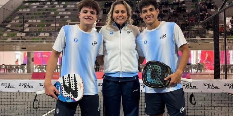 A SEMIFINALES. El misionero Santino Contreras (izquierda) e Ignacio Piotto -junto a su entrenadora Cecilia Reiter- ganaron todos sus partidos de la fase inicial y ya estan en la recta final por medallas.